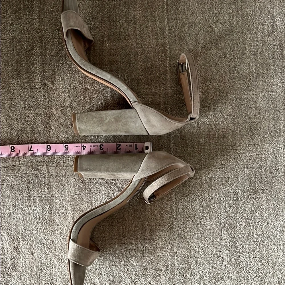 Steve Madden Women's Tan Heeled Sandals, size 6.5